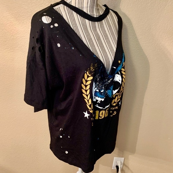 Distressed Top Large Black with Gold & Blue Graphic Eagle 1967 🦅 Cutout Holes - Picture 5 of 12